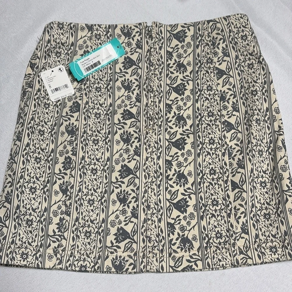 FREE PEOPLE Modern Denim Mini Skirt, off white size 8.